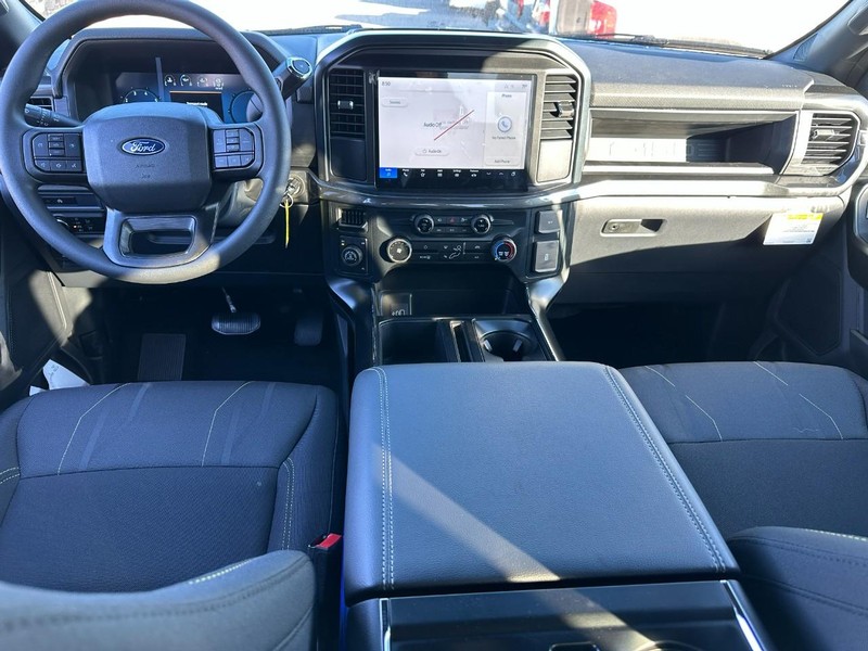 Ford F-150 Vehicle Full-screen Gallery Image 5