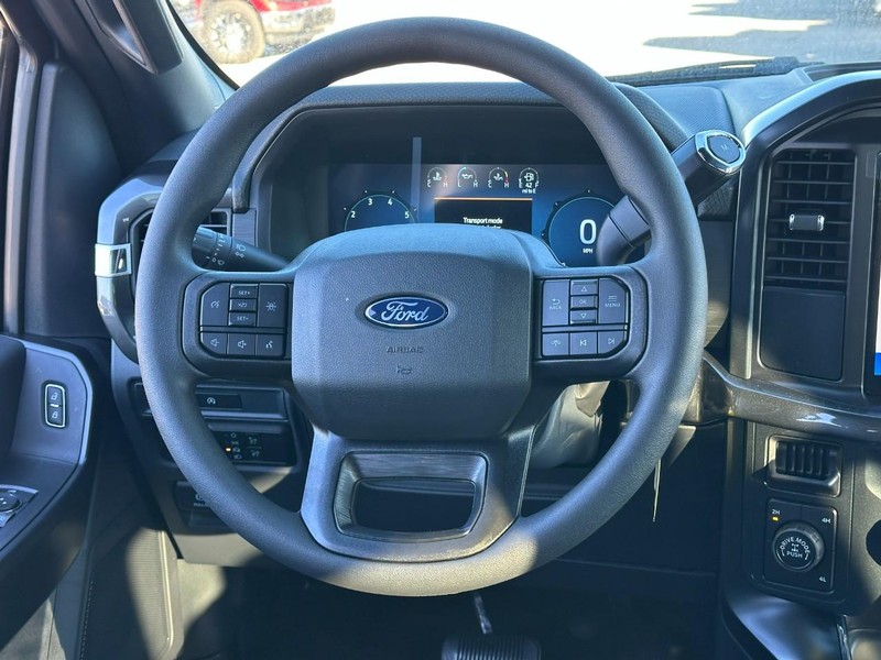 Ford F-150 Vehicle Full-screen Gallery Image 6