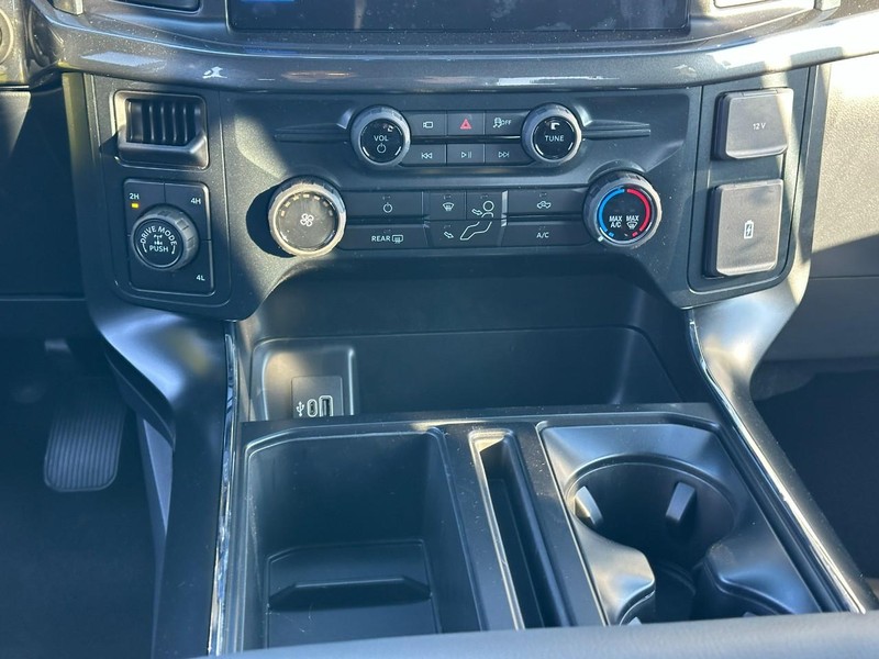 Ford F-150 Vehicle Full-screen Gallery Image 8