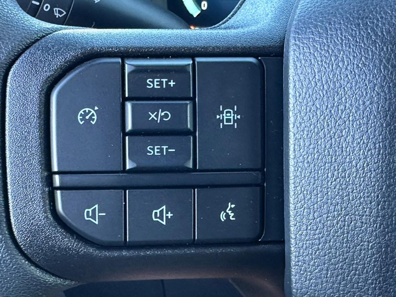 Ford F-150 Vehicle Full-screen Gallery Image 11