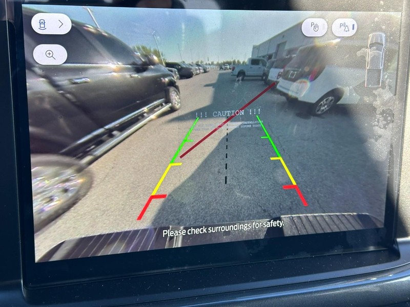 Ford F-150 Vehicle Full-screen Gallery Image 14