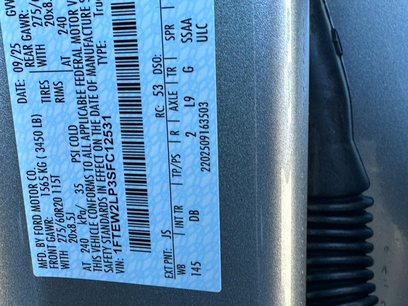 Ford F-150 Vehicle Full-screen Gallery Image 15