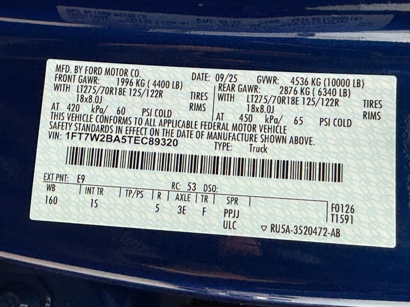 Ford Super Duty F-250 SRW Vehicle Full-screen Gallery Image 19