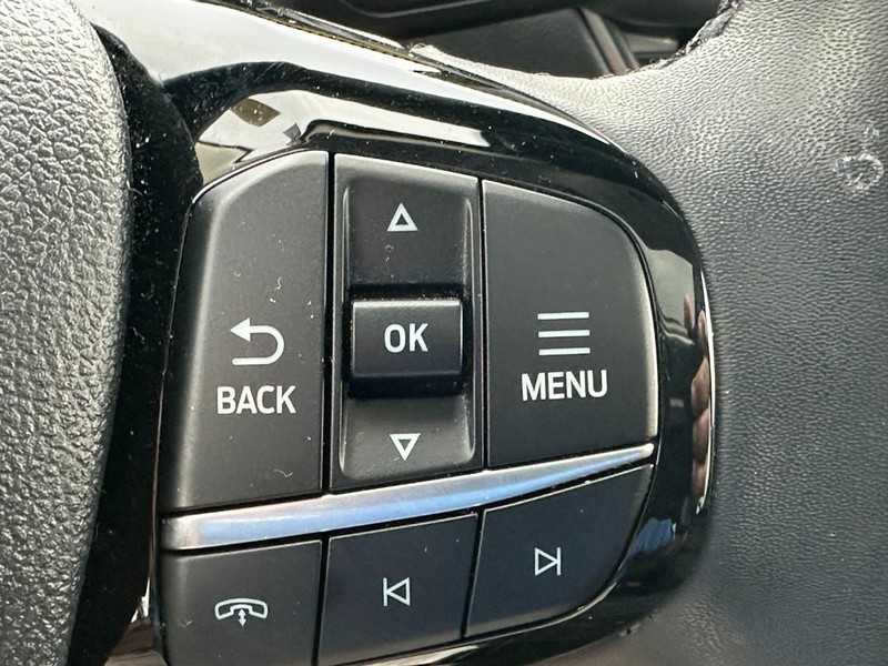 Ford Escape Vehicle Full-screen Gallery Image 21