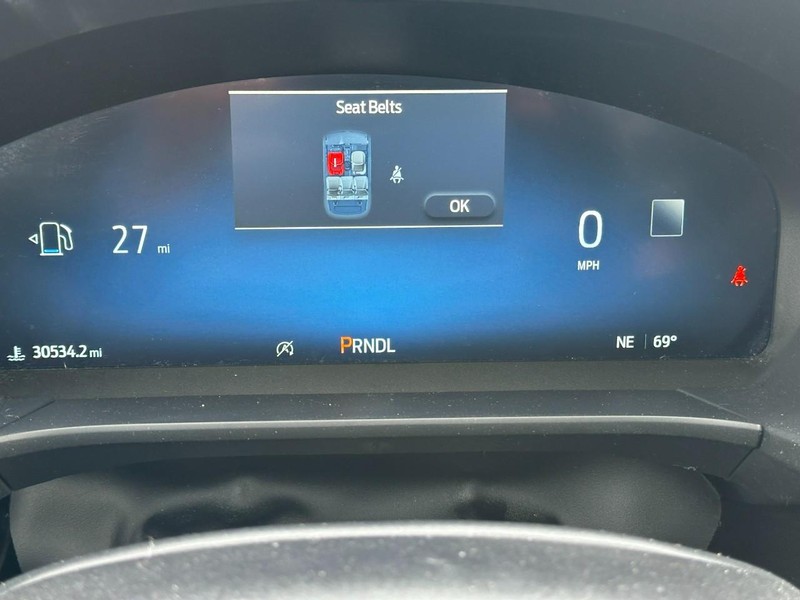 Ford Escape Vehicle Full-screen Gallery Image 22