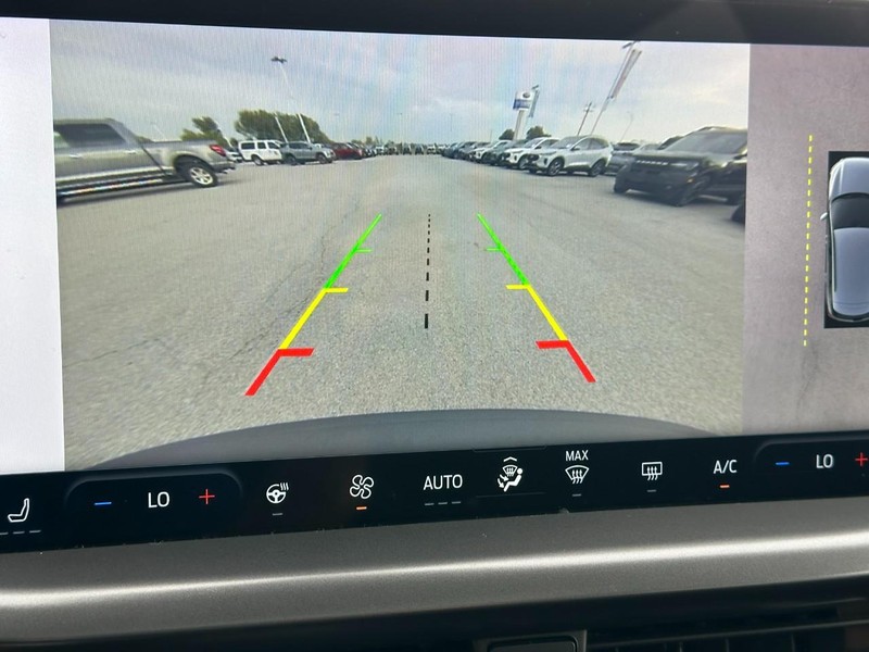 Ford Escape Vehicle Full-screen Gallery Image 23