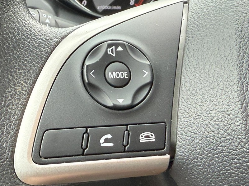 Mitsubishi Outlander Sport Vehicle Full-screen Gallery Image 13