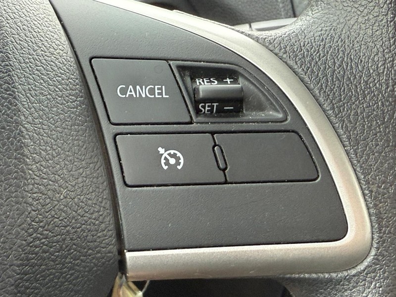 Mitsubishi Outlander Sport Vehicle Full-screen Gallery Image 14