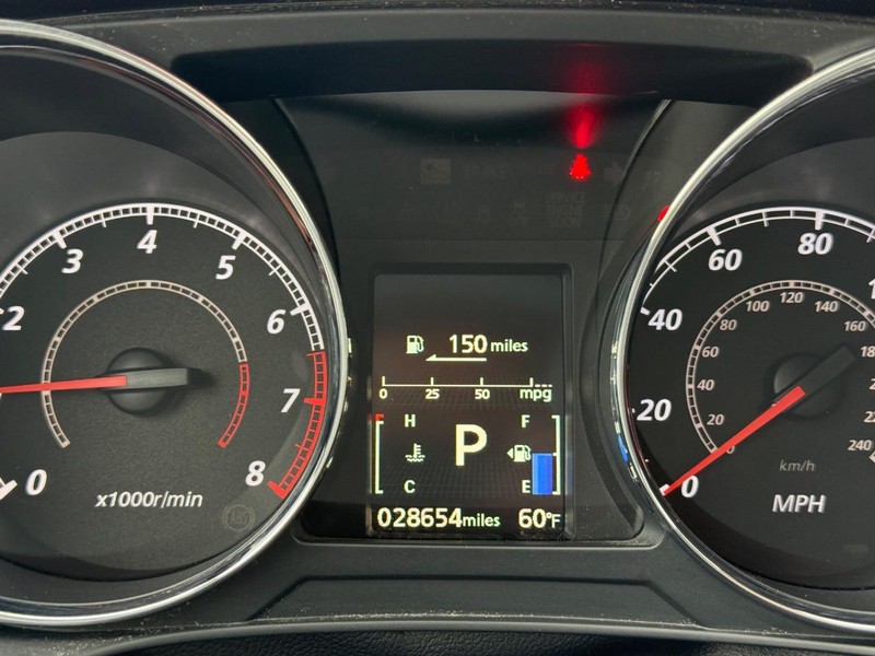 Mitsubishi Outlander Sport Vehicle Full-screen Gallery Image 20