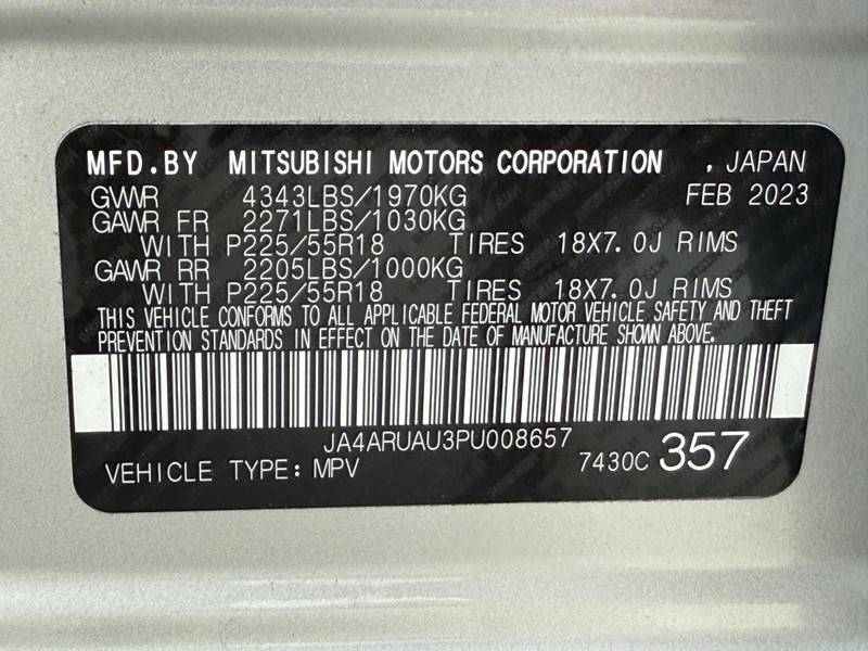 Mitsubishi Outlander Sport Vehicle Full-screen Gallery Image 24