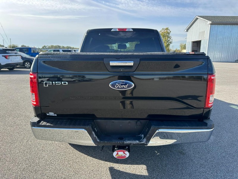 Ford F-150 Vehicle Full-screen Gallery Image 4