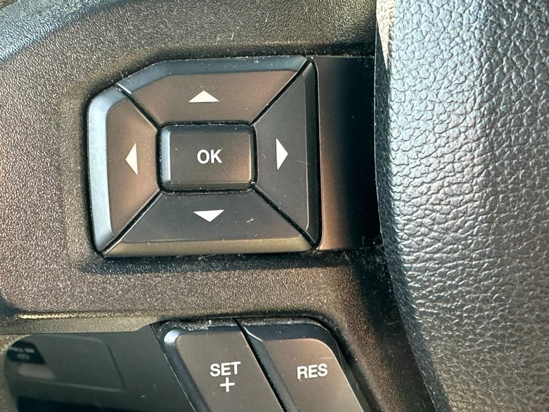 Ford F-150 Vehicle Full-screen Gallery Image 18