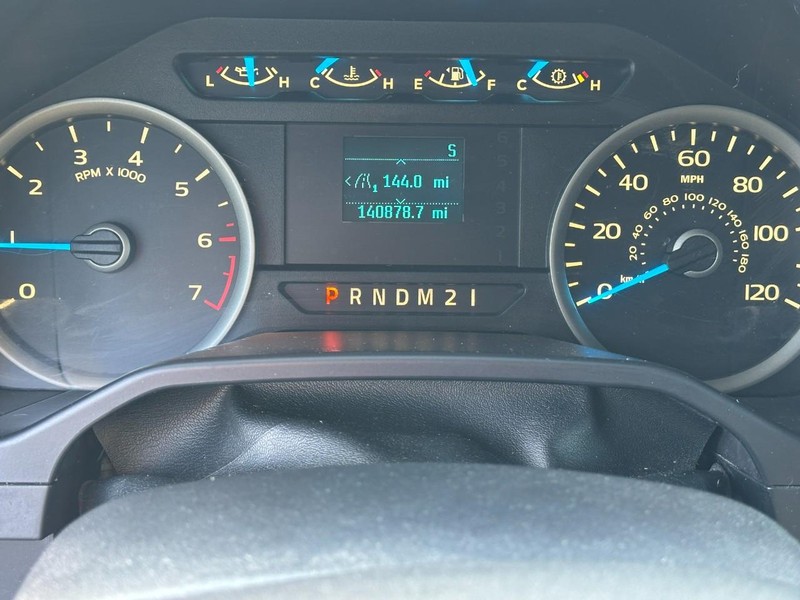 Ford F-150 Vehicle Full-screen Gallery Image 20