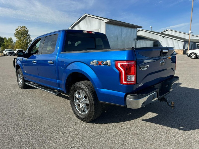 Ford F-150 Vehicle Full-screen Gallery Image 3