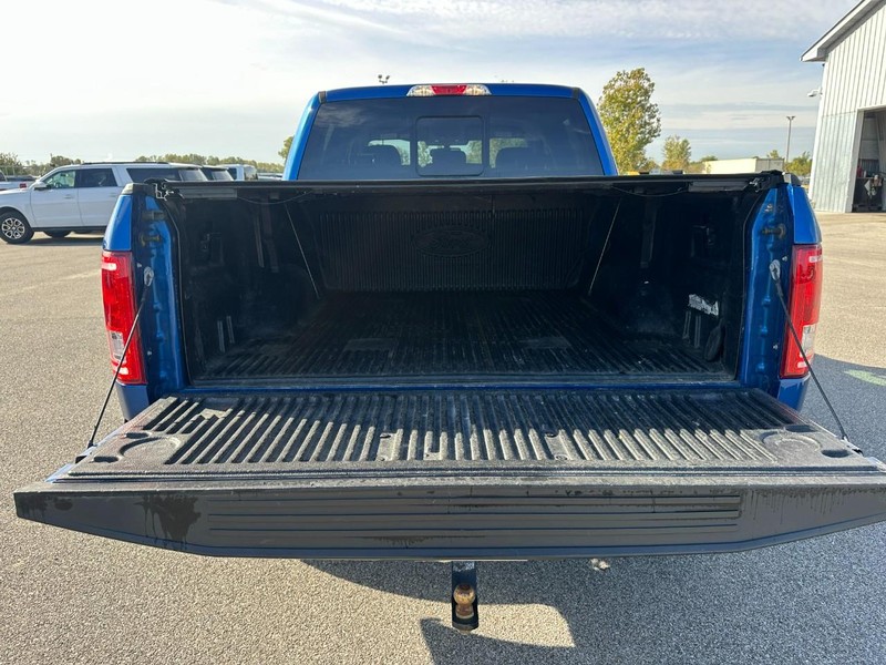 Ford F-150 Vehicle Full-screen Gallery Image 5