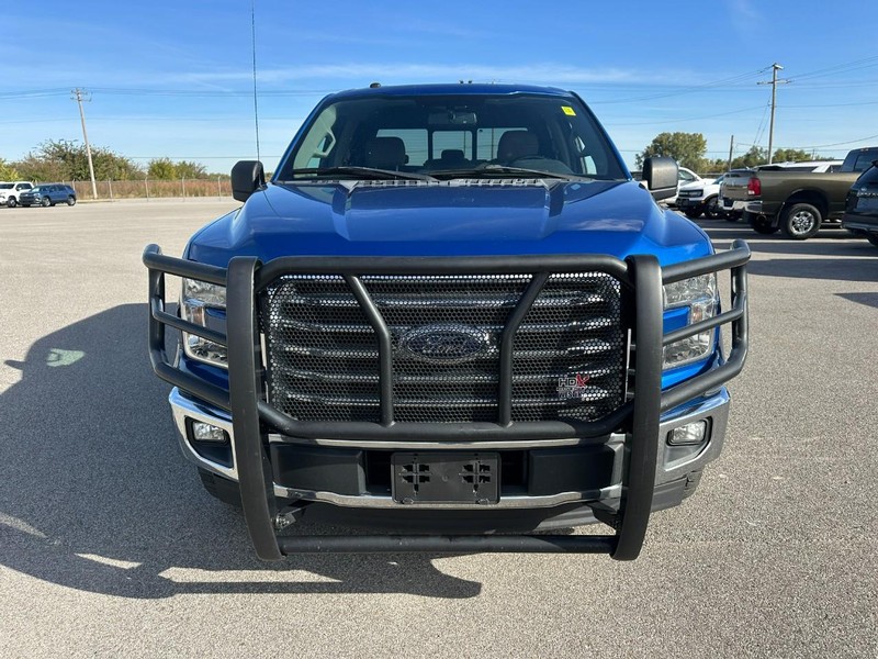 Ford F-150 Vehicle Full-screen Gallery Image 9