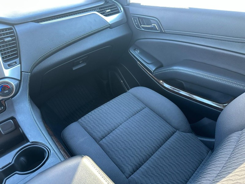 Chevrolet Tahoe Vehicle Full-screen Gallery Image 15