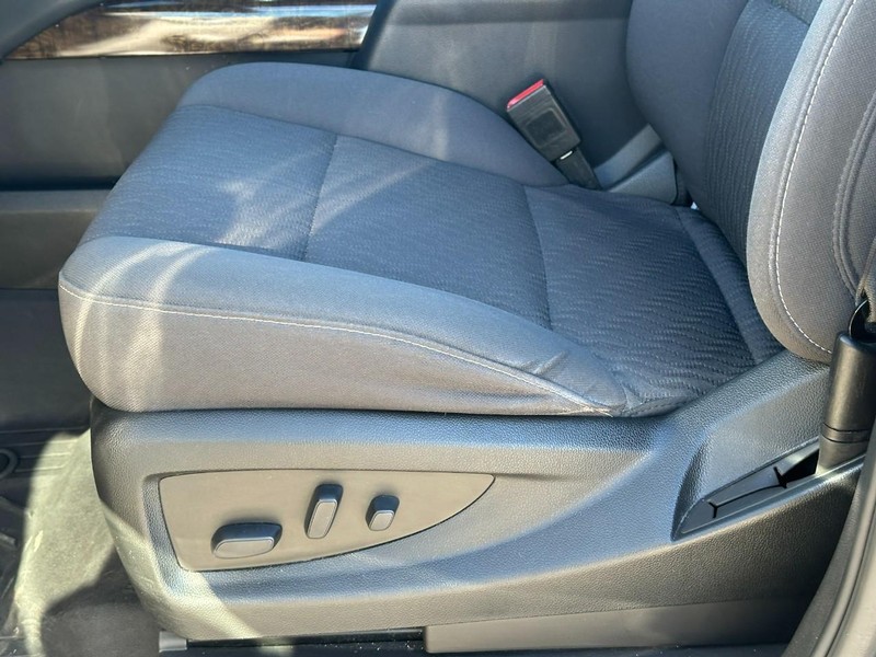 Chevrolet Tahoe Vehicle Full-screen Gallery Image 17