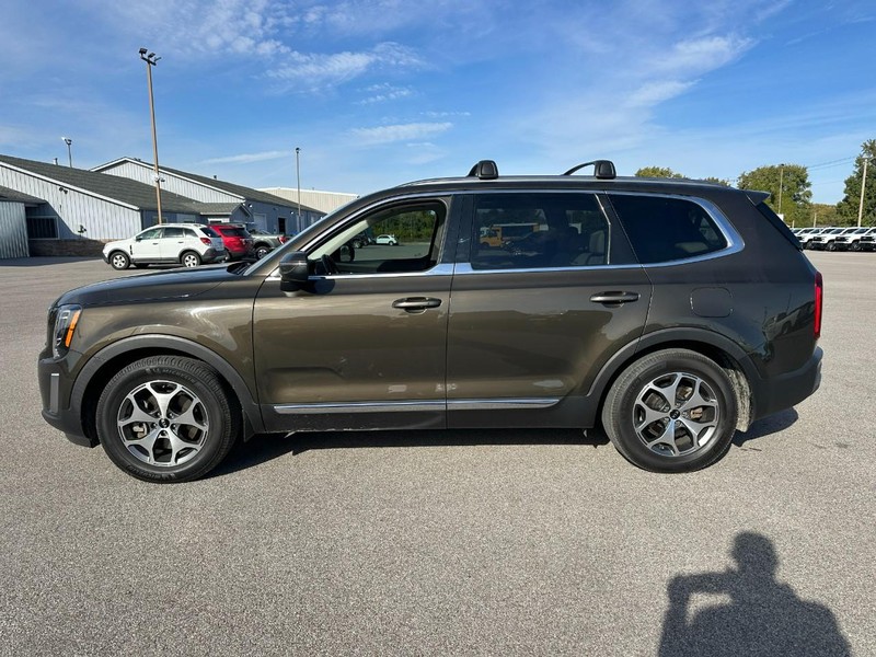 Kia Telluride Vehicle Full-screen Gallery Image 2