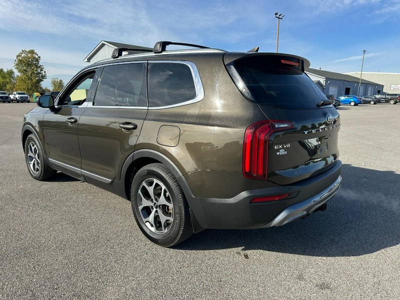 Kia Telluride Vehicle Full-screen Gallery Image 3