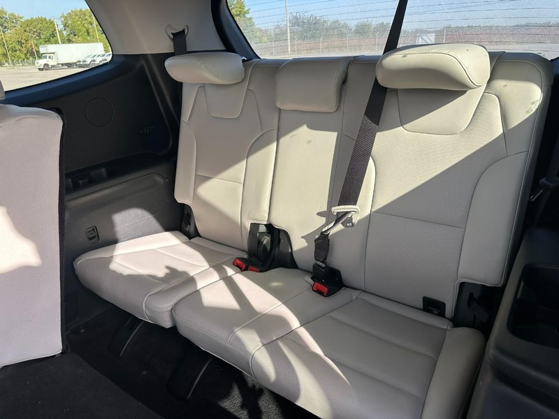 Kia Telluride Vehicle Full-screen Gallery Image 10