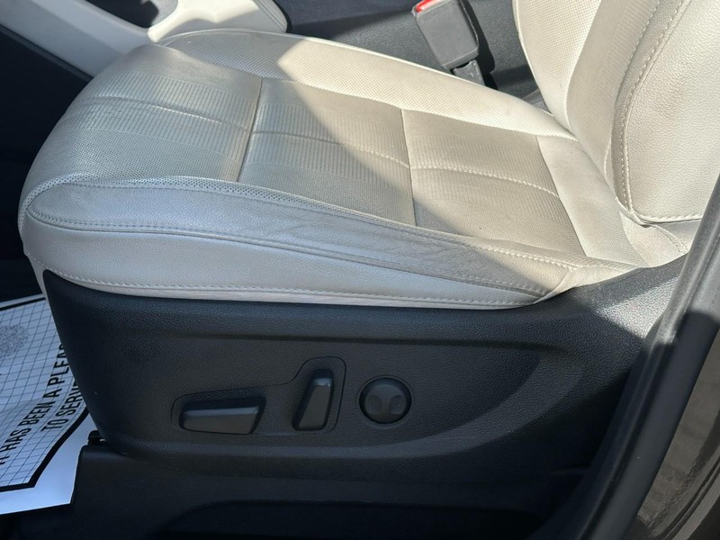 Kia Telluride Vehicle Full-screen Gallery Image 19