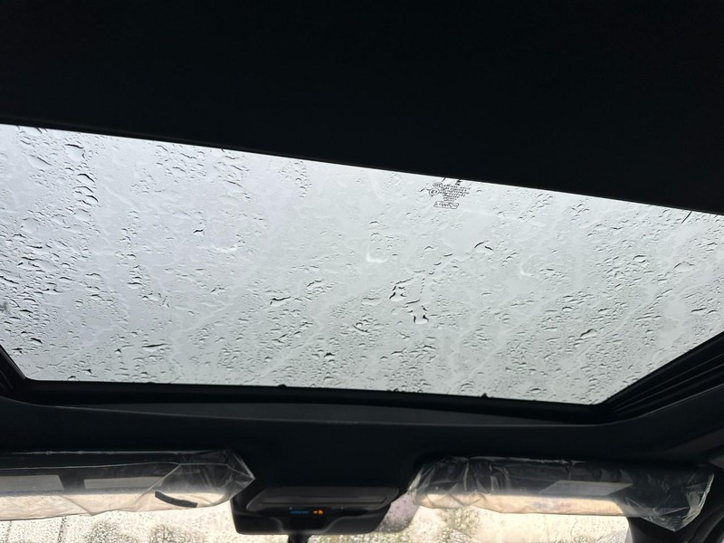 Ford Expedition Max Vehicle Full-screen Gallery Image 6