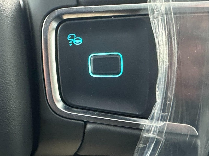 Ford Expedition Max Vehicle Full-screen Gallery Image 14