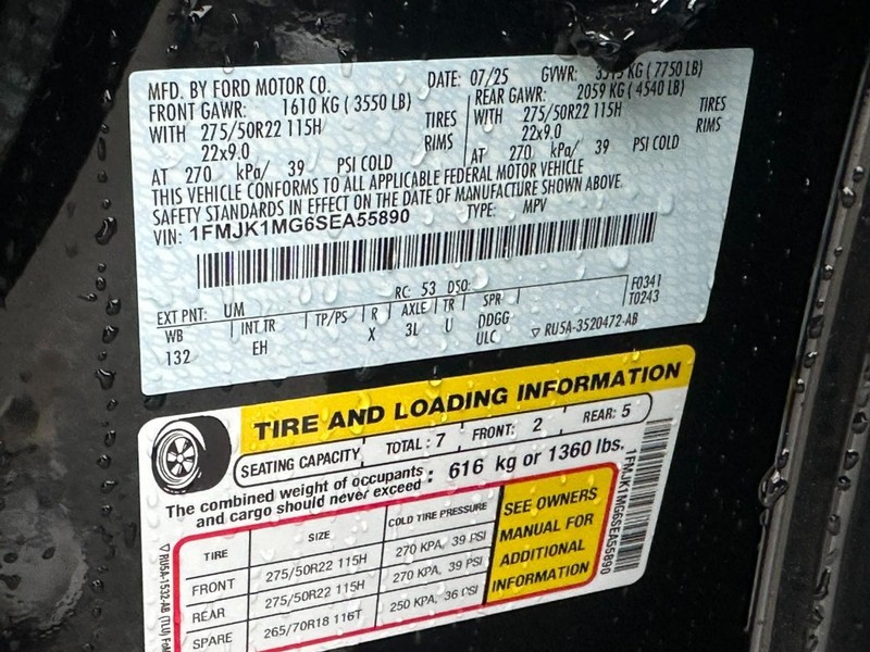 Ford Expedition Max Vehicle Full-screen Gallery Image 16