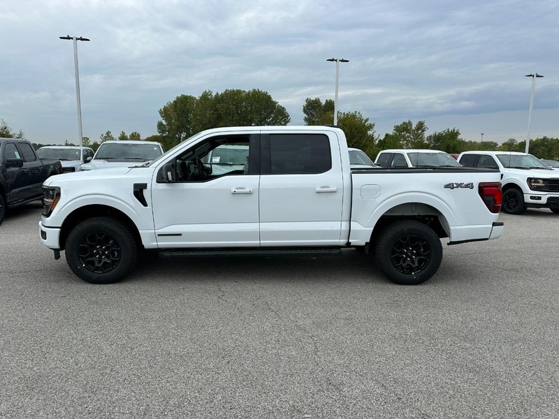 Ford F-150 Vehicle Full-screen Gallery Image 2