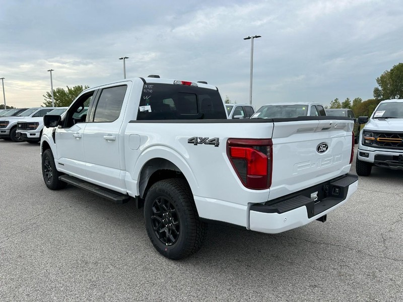 Ford F-150 Vehicle Full-screen Gallery Image 3