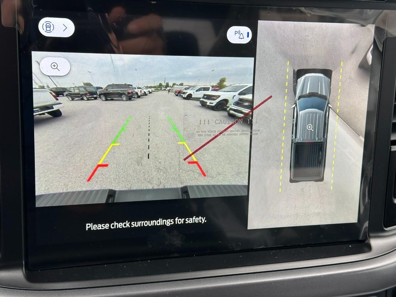 Ford F-150 Vehicle Full-screen Gallery Image 15