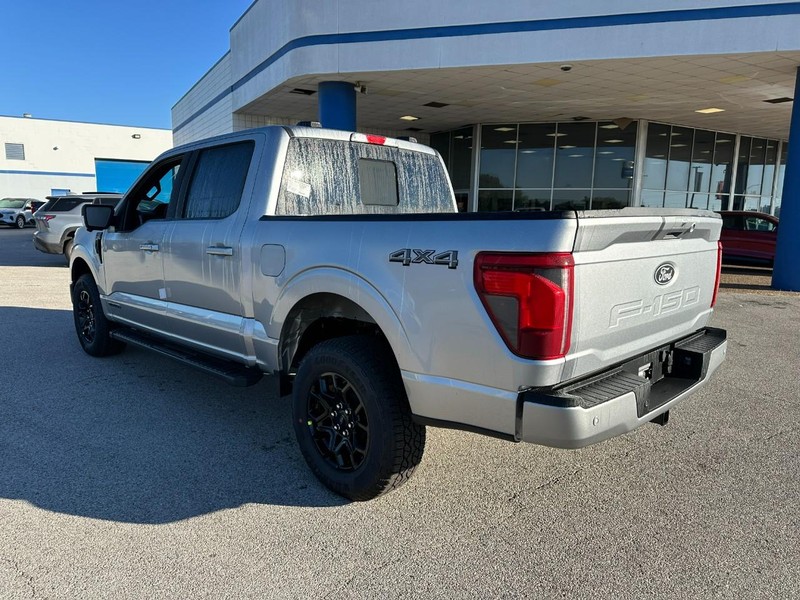 Ford F-150 Vehicle Full-screen Gallery Image 3
