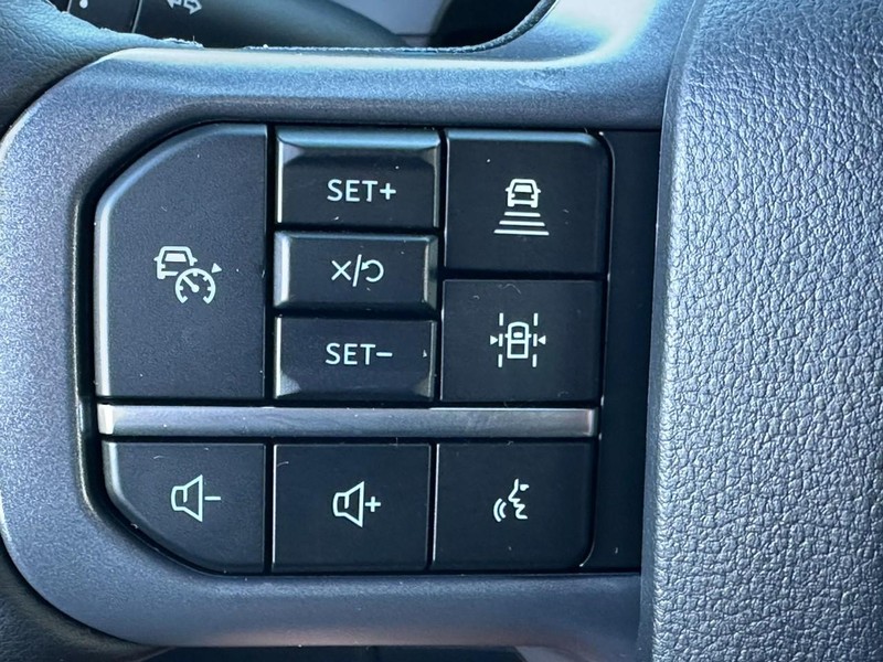 Ford F-150 Vehicle Full-screen Gallery Image 11