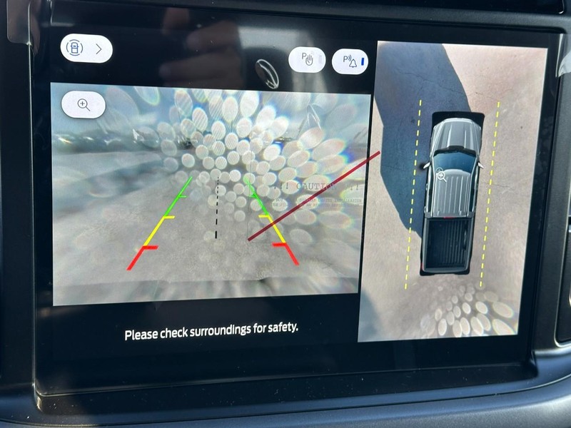 Ford F-150 Vehicle Full-screen Gallery Image 16