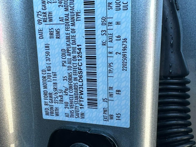 Ford F-150 Vehicle Full-screen Gallery Image 17