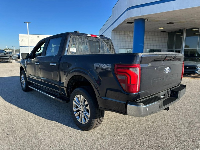 Ford F-150 Vehicle Full-screen Gallery Image 3