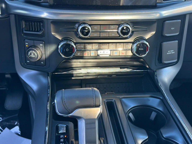 Ford F-150 Vehicle Full-screen Gallery Image 8