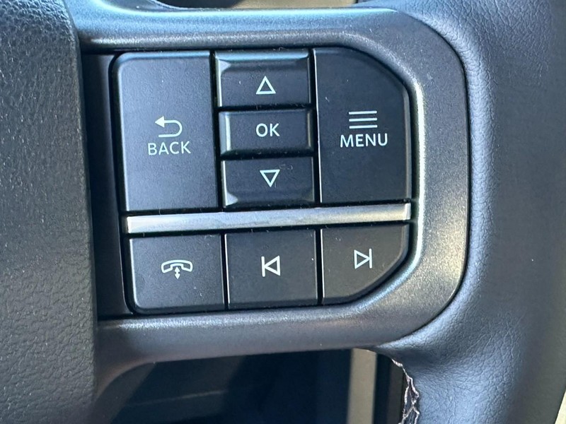 Ford F-150 Vehicle Full-screen Gallery Image 12