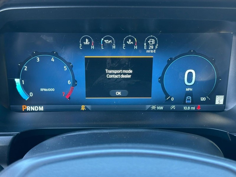 Ford F-150 Vehicle Full-screen Gallery Image 13