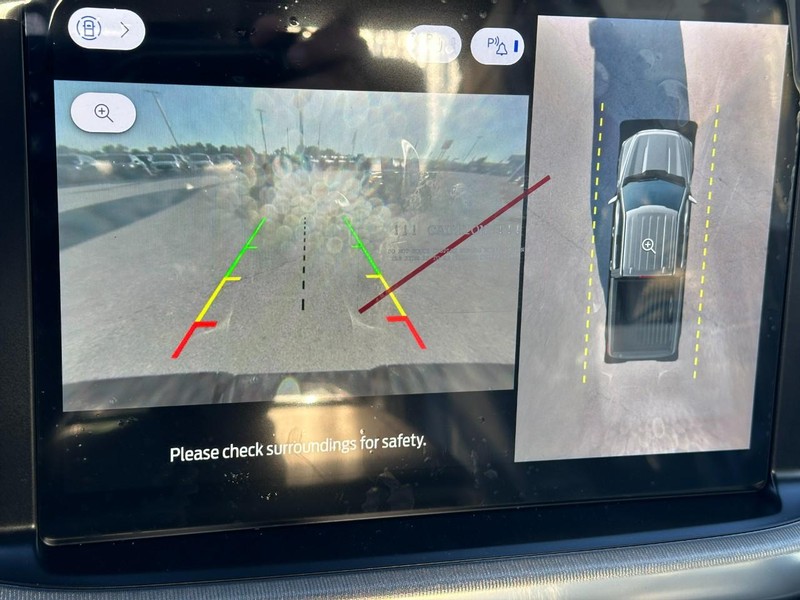 Ford F-150 Vehicle Full-screen Gallery Image 16