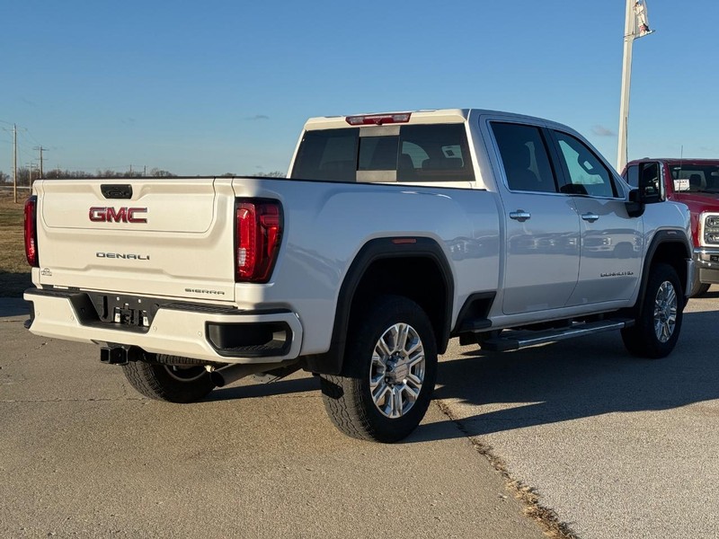 GMC Sierra 2500HD Vehicle Full-screen Gallery Image 5