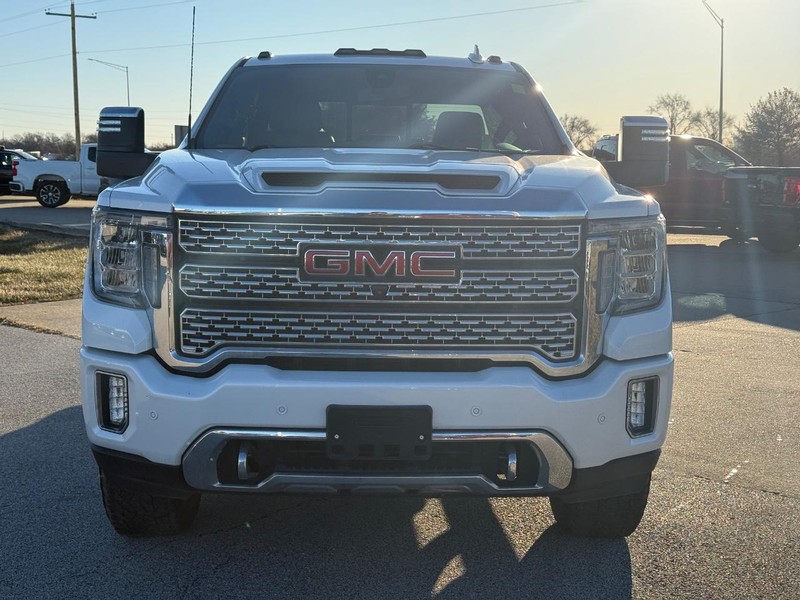 GMC Sierra 2500HD Vehicle Full-screen Gallery Image 9