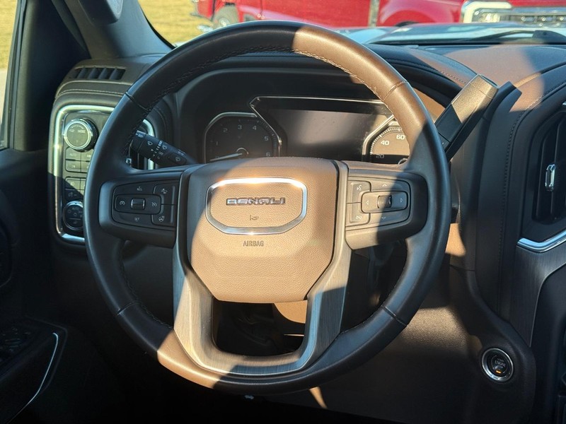 GMC Sierra 2500HD Vehicle Full-screen Gallery Image 13