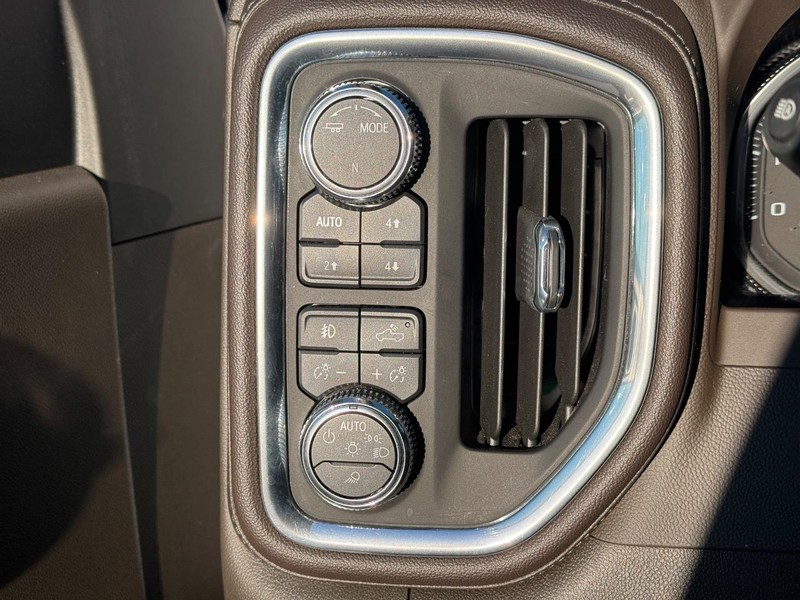 GMC Sierra 2500HD Vehicle Full-screen Gallery Image 23