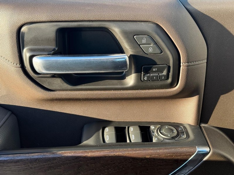 GMC Sierra 2500HD Vehicle Full-screen Gallery Image 24