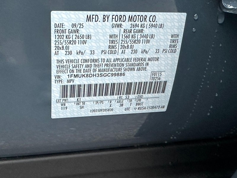 Ford Explorer Vehicle Full-screen Gallery Image 14