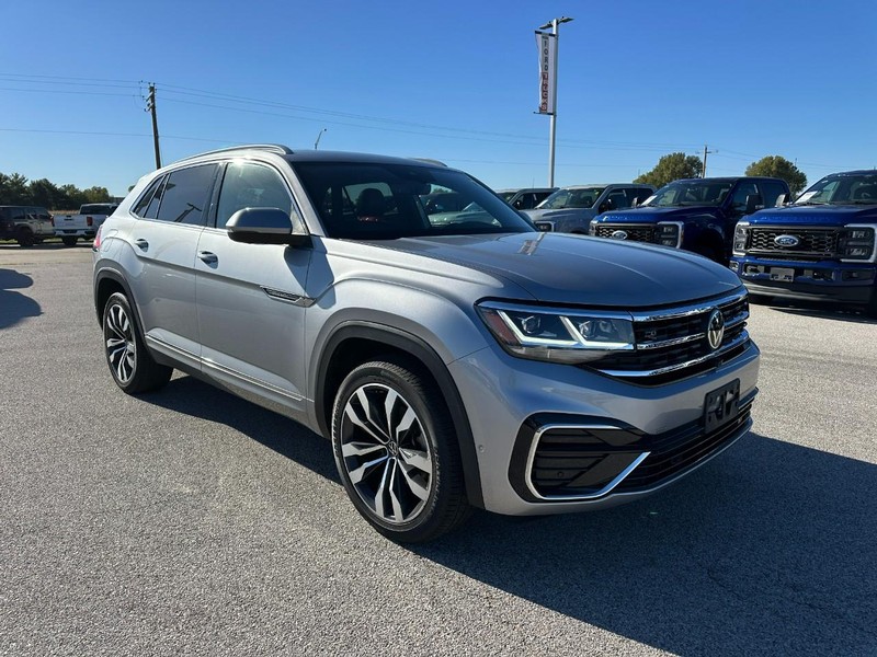Volkswagen Atlas Cross Sport Vehicle Full-screen Gallery Image 8