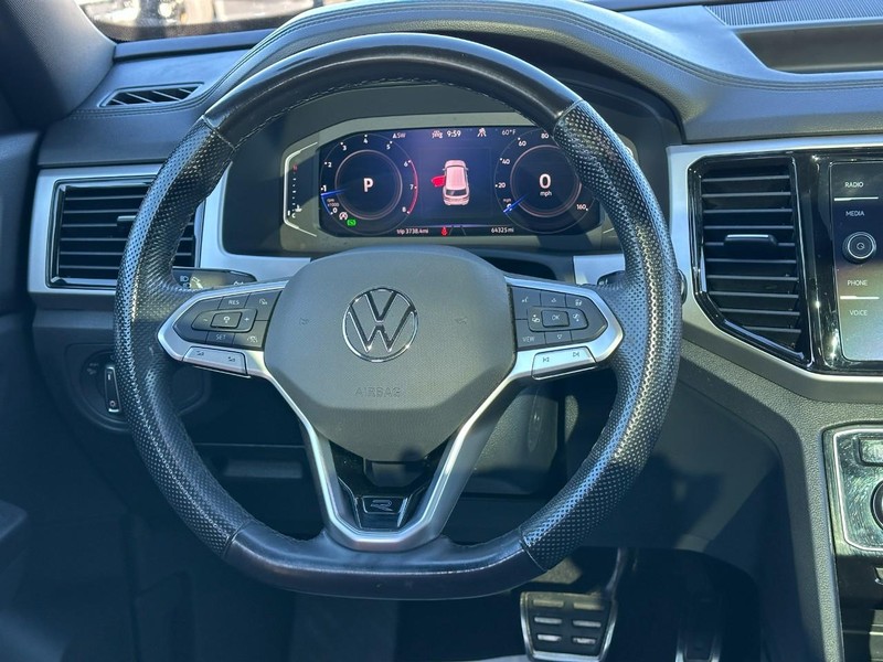 Volkswagen Atlas Cross Sport Vehicle Full-screen Gallery Image 13