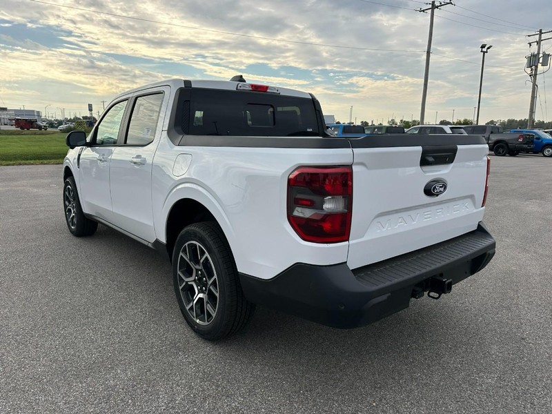 Ford Maverick Vehicle Full-screen Gallery Image 3